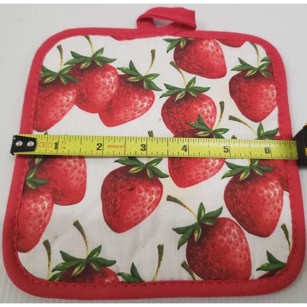 Kitchen set of 3: 2 Same Pot Holders & 1 Oven Mitt (12